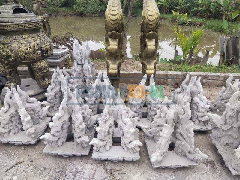 Hàng bát phượng xi măng xếp ngoài bãi thành phẩm